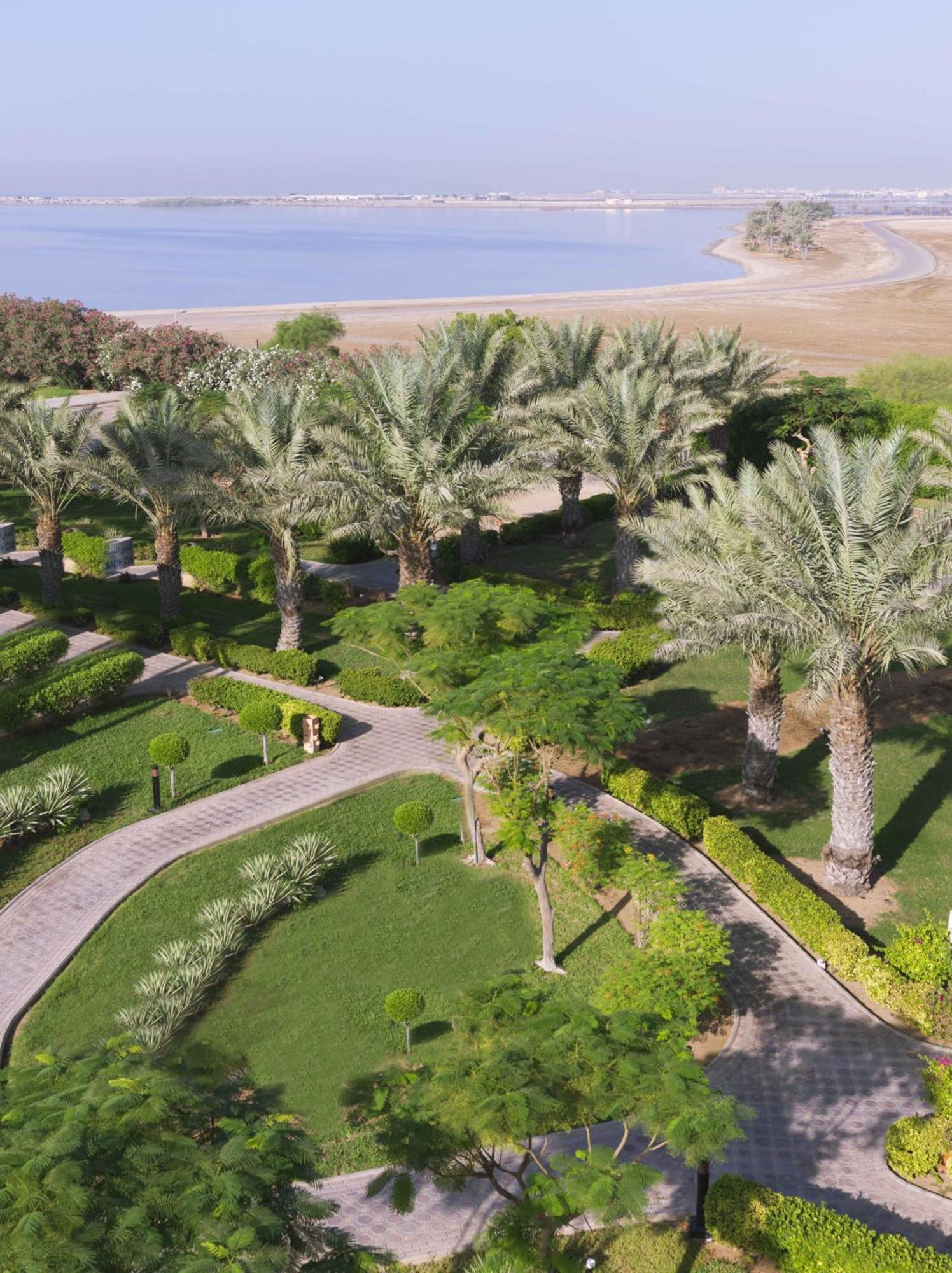 Radisson Blu Hotel, Yanbu Exterior photo