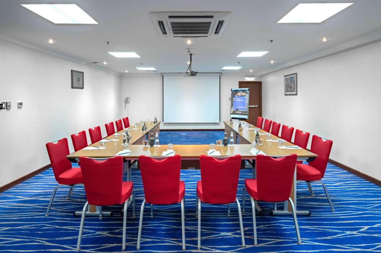 Radisson Blu Hotel, Yanbu Exterior photo