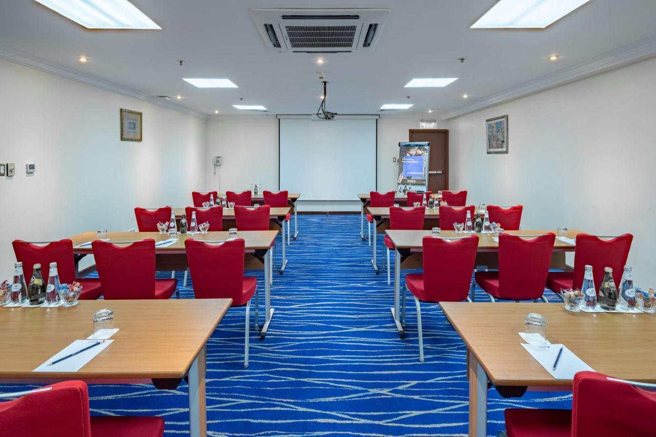 Radisson Blu Hotel, Yanbu Exterior photo