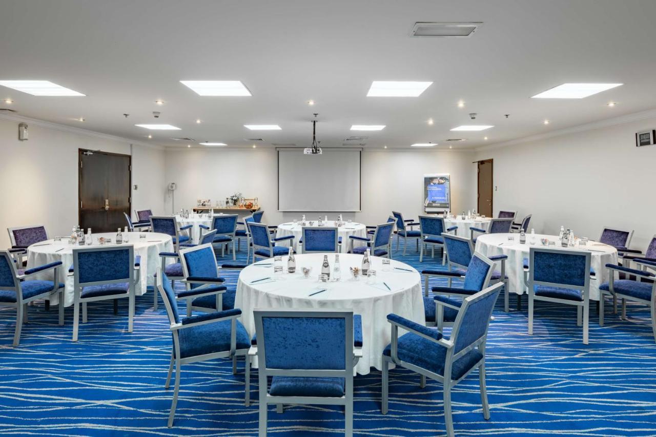 Radisson Blu Hotel, Yanbu Exterior photo